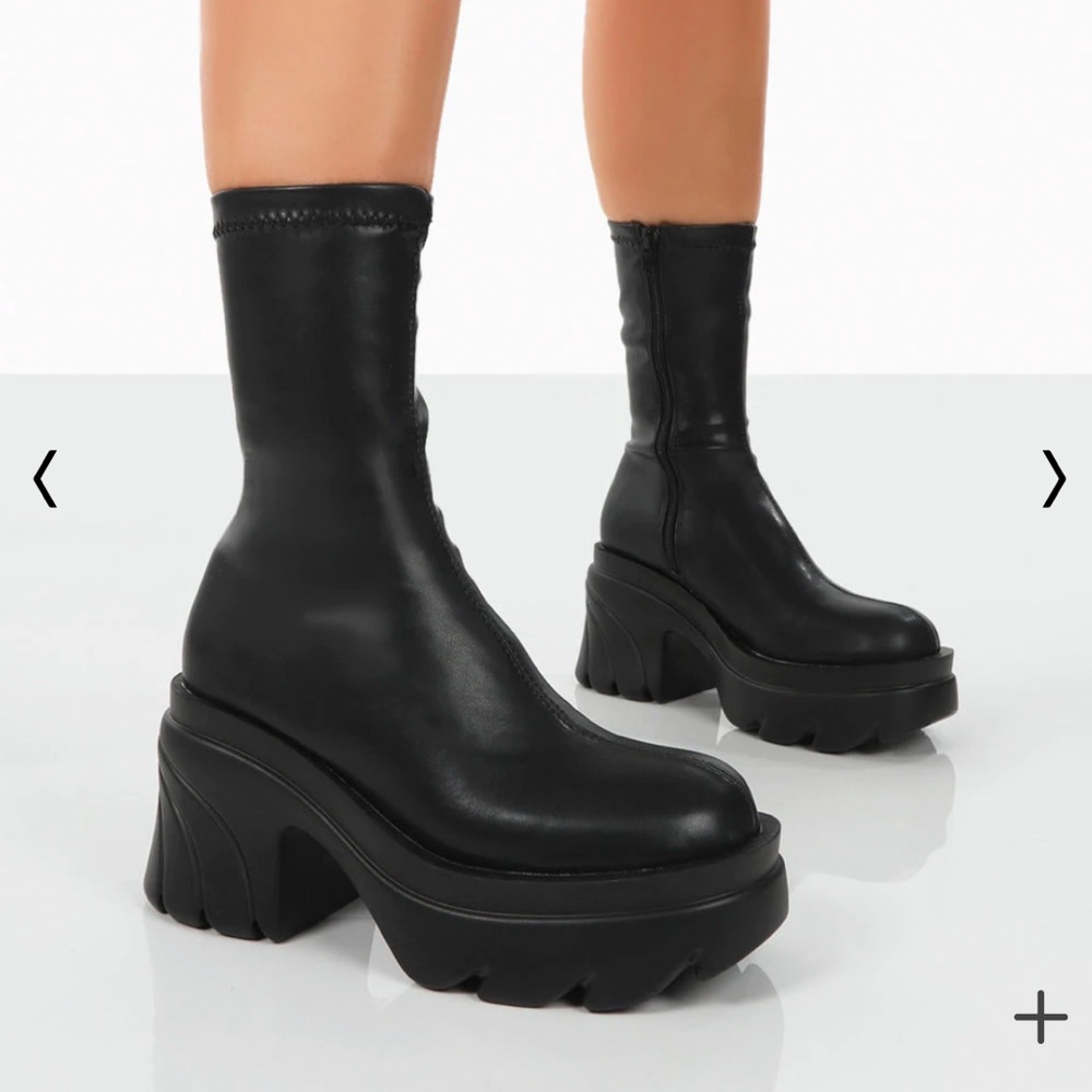 Public desire boots